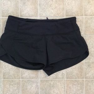Lululemon shorts size 4
